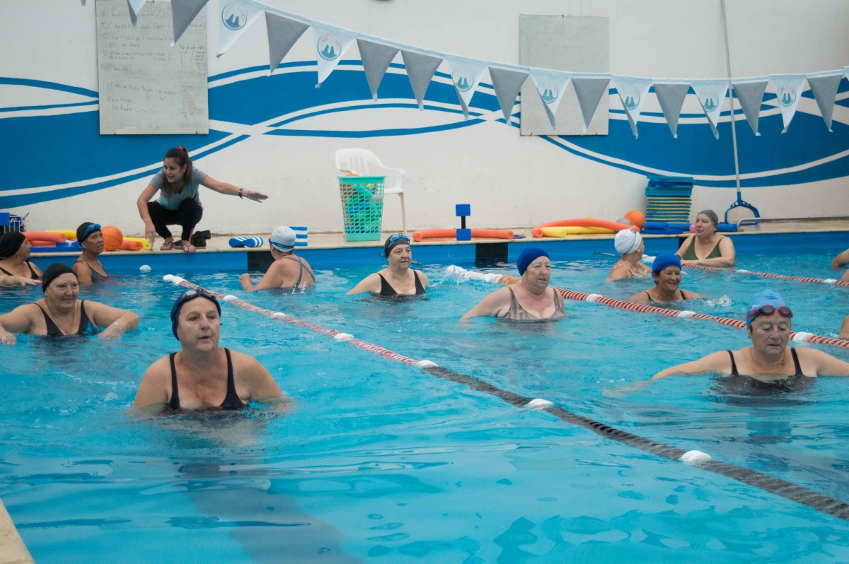 Clases gratuitas de Natación para Adultos Mayores