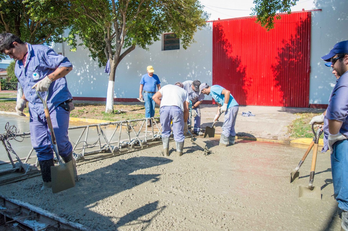 La Municipalidad realiza obras de pavimento y adoquinado en varias calles