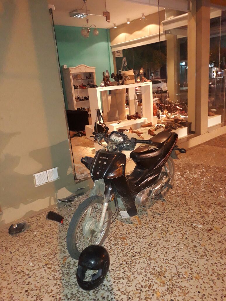 Herido con arma blanca, un choque y un allanamiento figuran en el parte policial