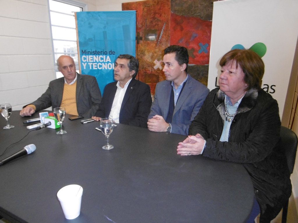 El Ministro de Ciencia y Técnica expuso sobre la Descentralización Regional