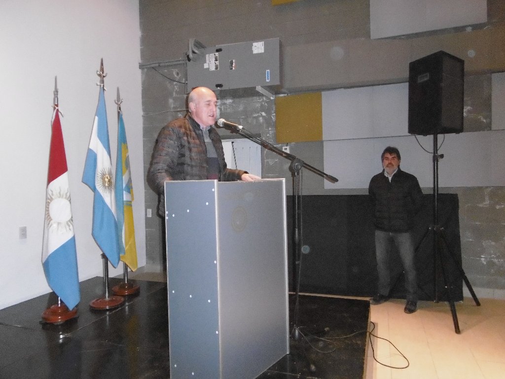 Entrega de viviendas y anuncio de repavimentación de la Ruta 13