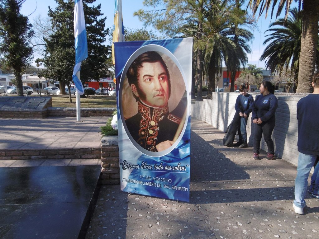 Homenaje a San Martín y anuncios