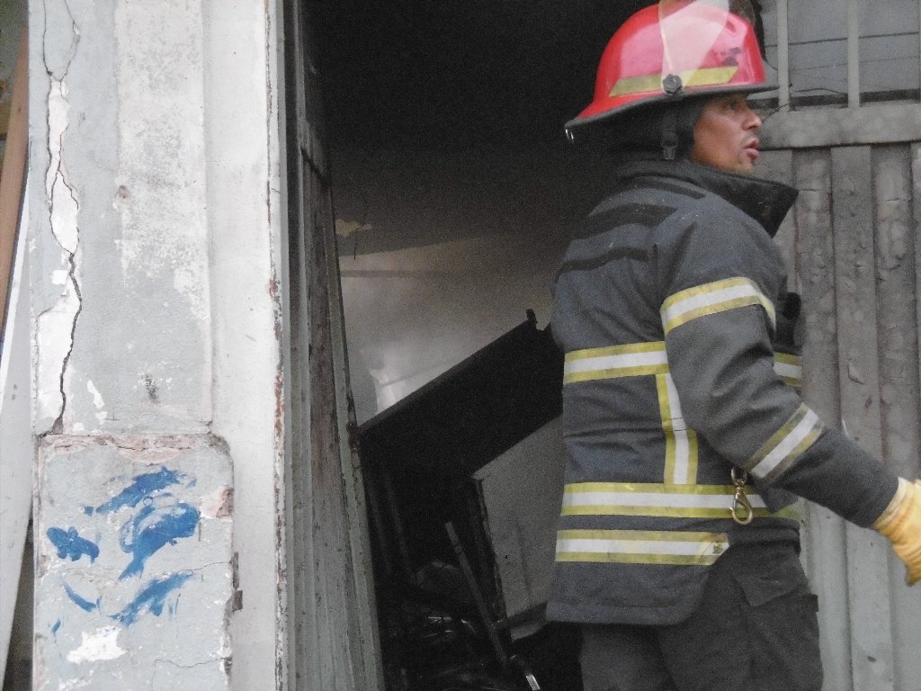 Ardió una  casa deshabitada