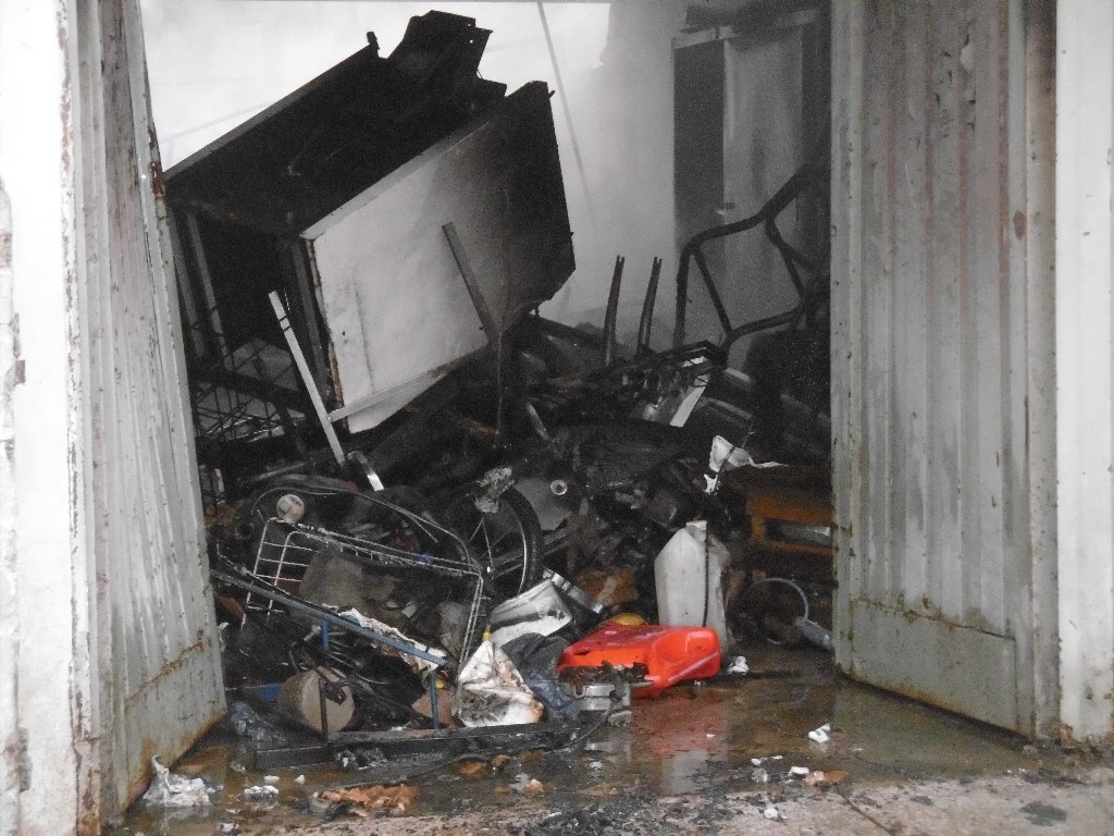 Ardió una  casa deshabitada