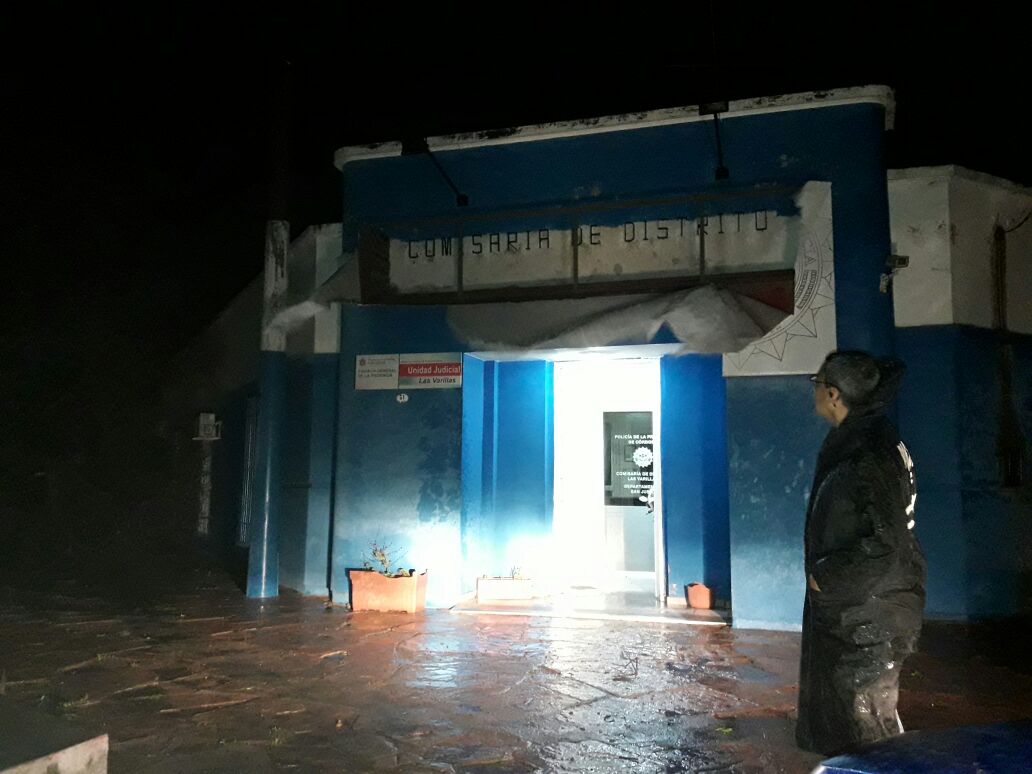 La fuerte tormenta  del domingo produjo voladuras de techos, accidentes y corte de energía