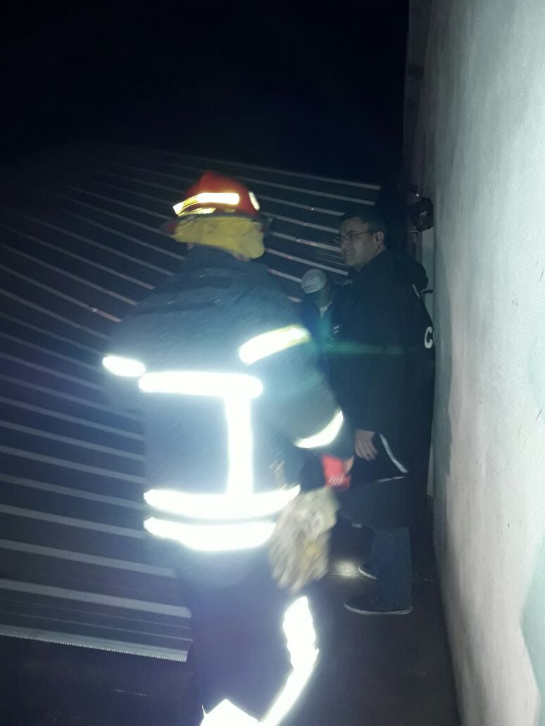 La fuerte tormenta  del domingo produjo voladuras de techos, accidentes y corte de energía
