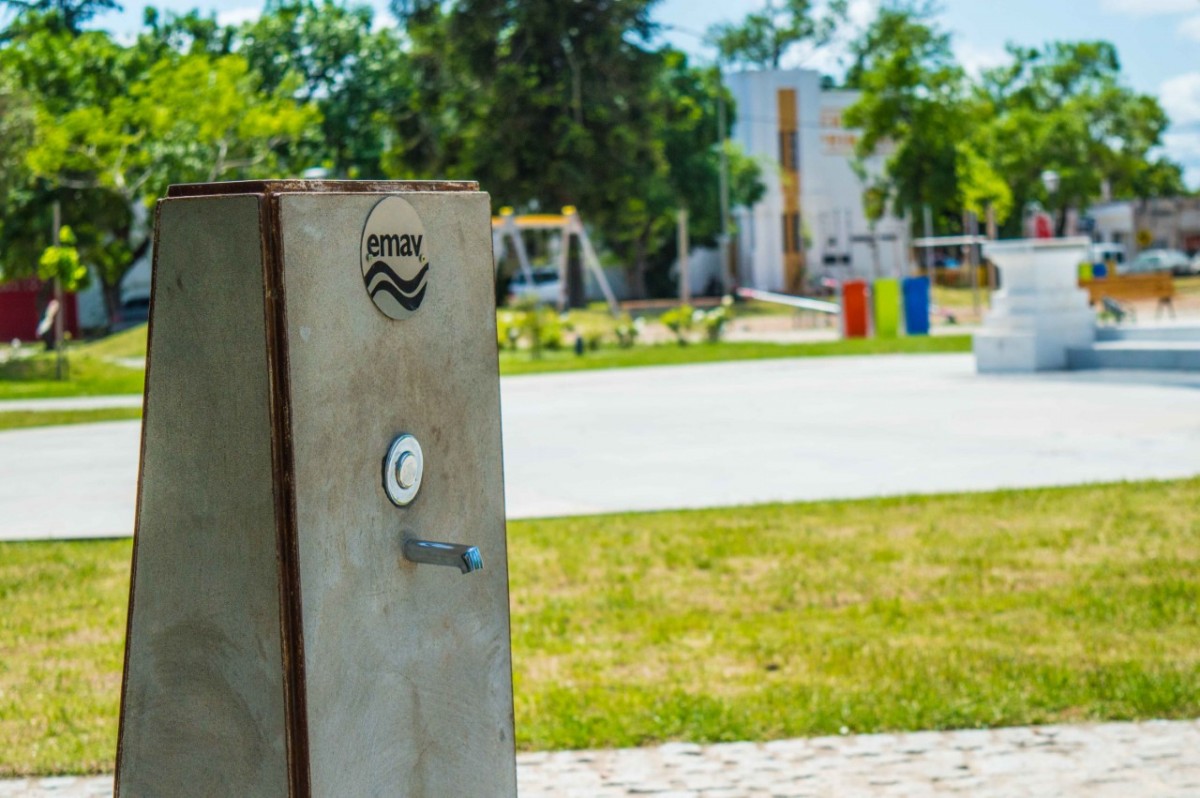 La EMAV coloca bebederos en parques y paseos de la ciudad