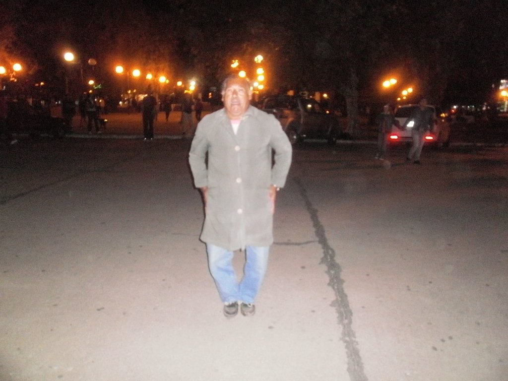 Chau, Loco Lindo