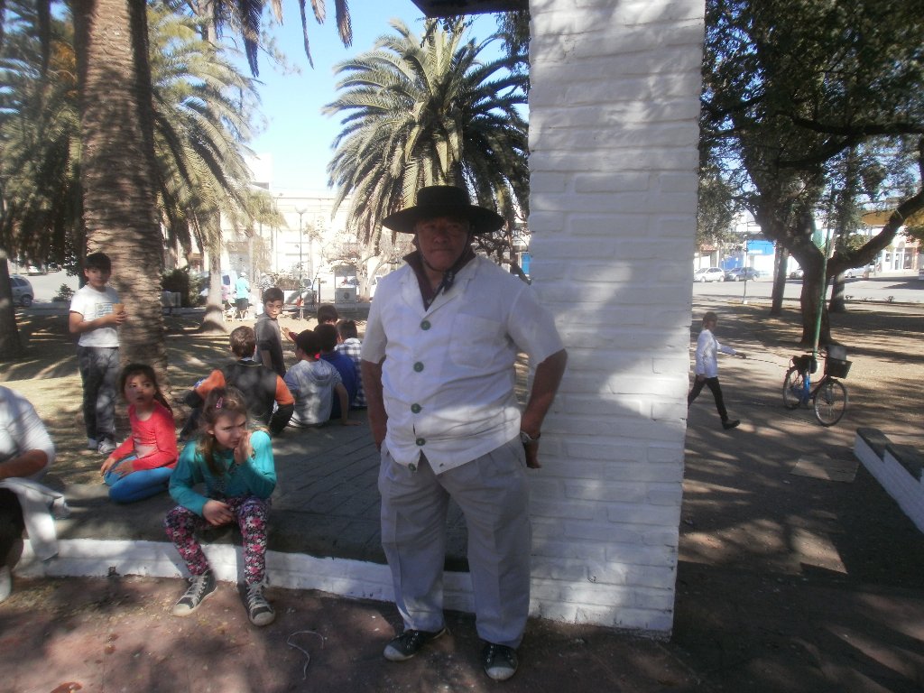 Chau, Loco Lindo