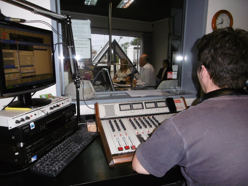 Visita de Navidad a FM Identidad