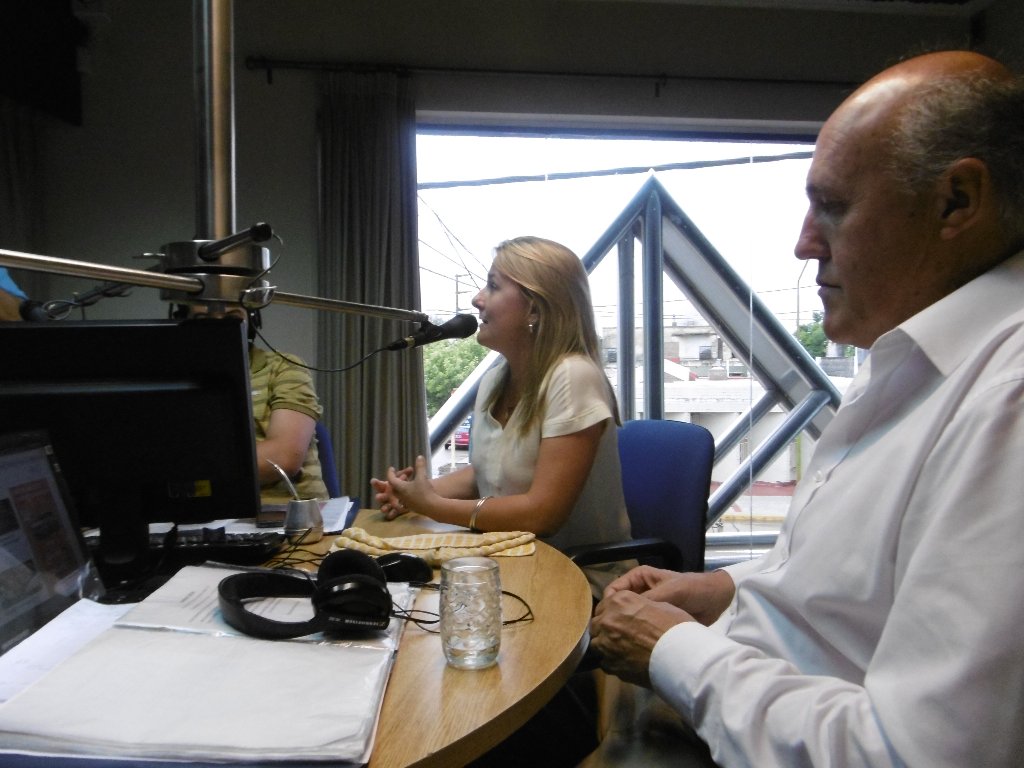 Visita de Navidad a FM Identidad