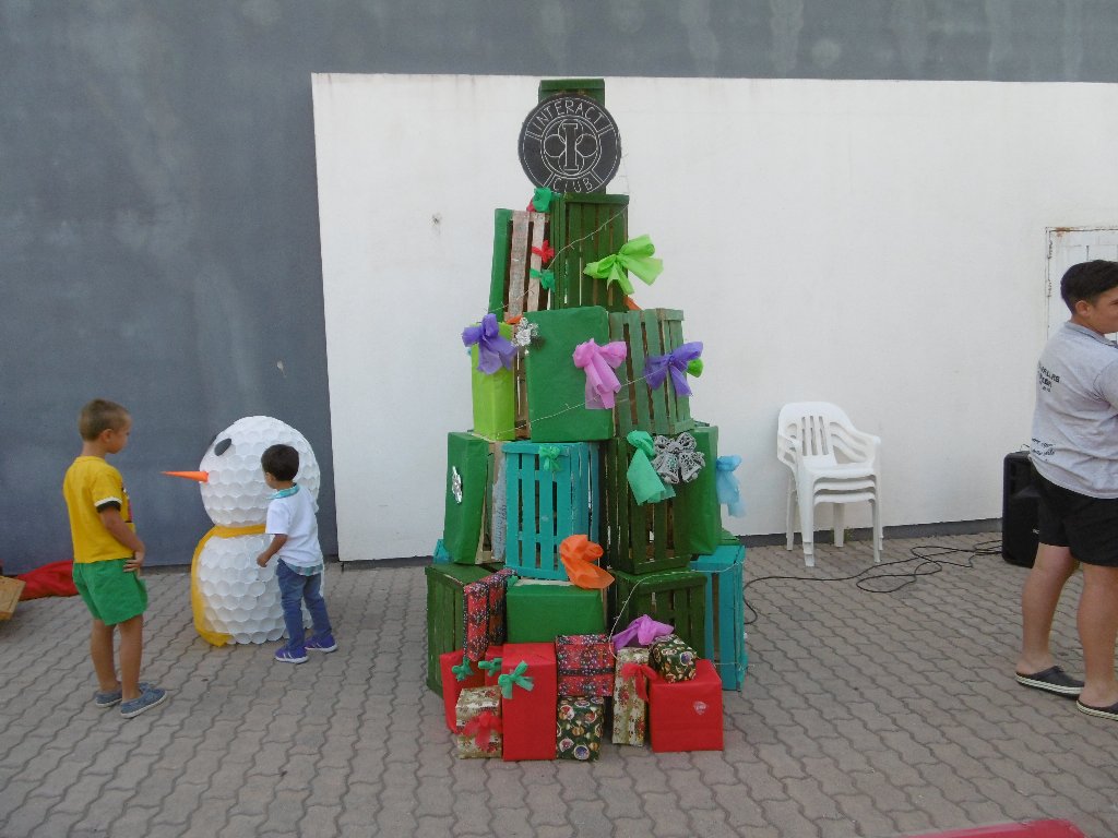 Papá Noel, autos, motos, espectáculos, feria y mucha gente