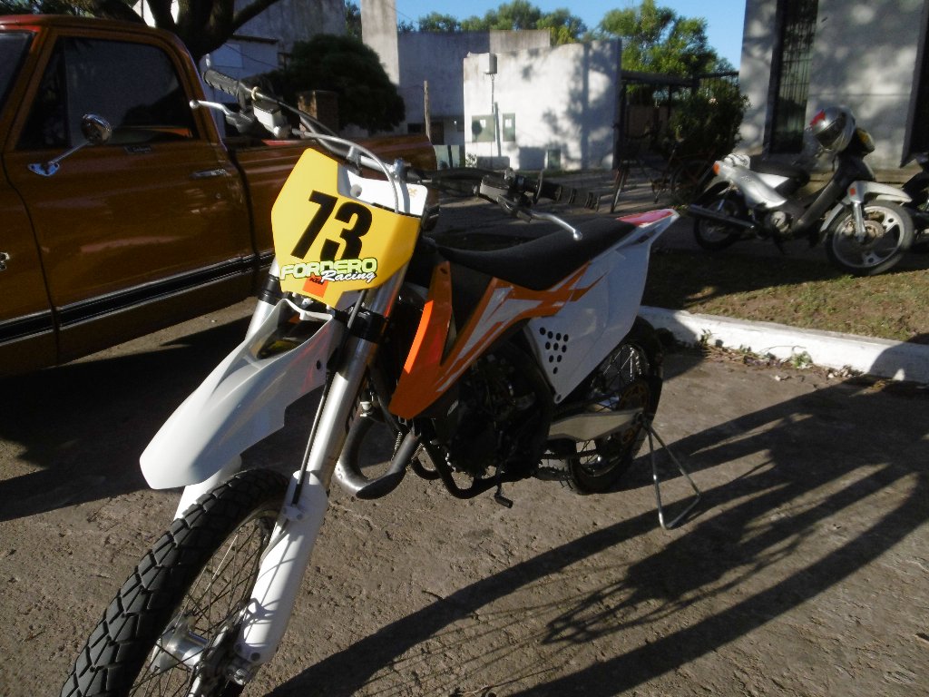 Papá Noel, autos, motos, espectáculos, feria y mucha gente
