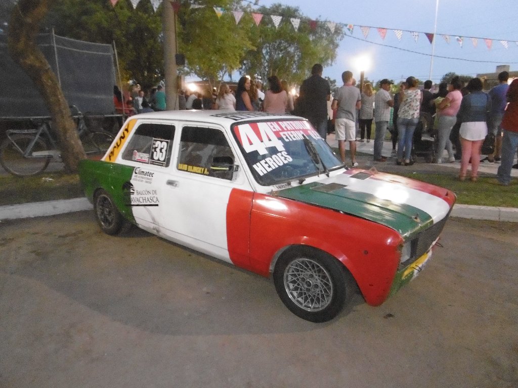 Papá Noel, autos, motos, espectáculos, feria y mucha gente
