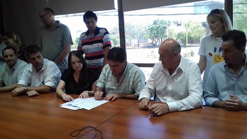 Convenio tripartito entre el Municipio, la Cooperativa y Aneley