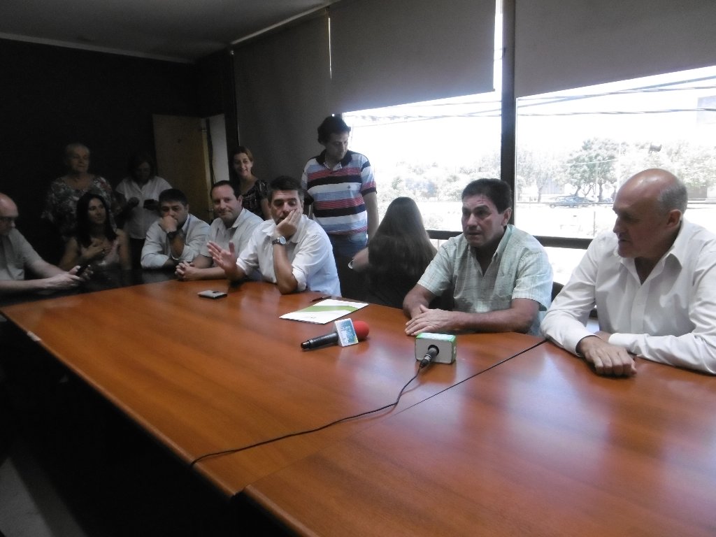 Convenio tripartito entre el Municipio, la Cooperativa y Aneley