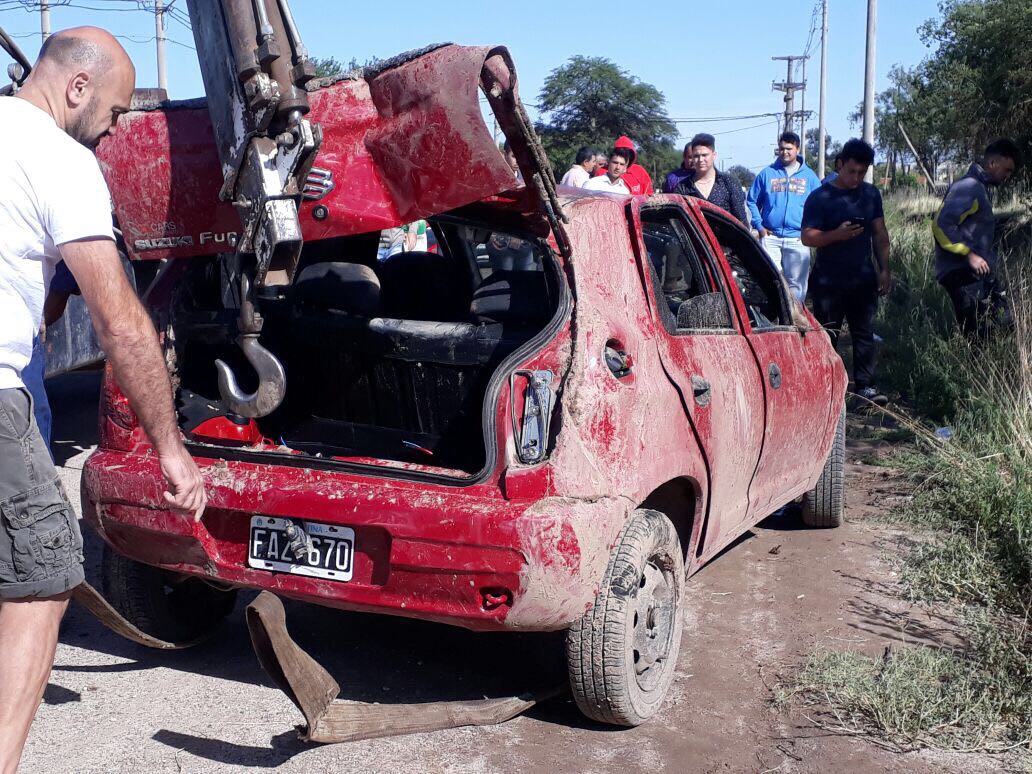 Habrían estado corriendo una picada. Terminaron en una zanja