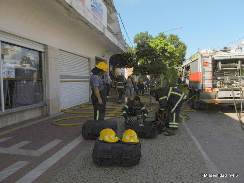 Principio de incendio en Supermercado Delfín