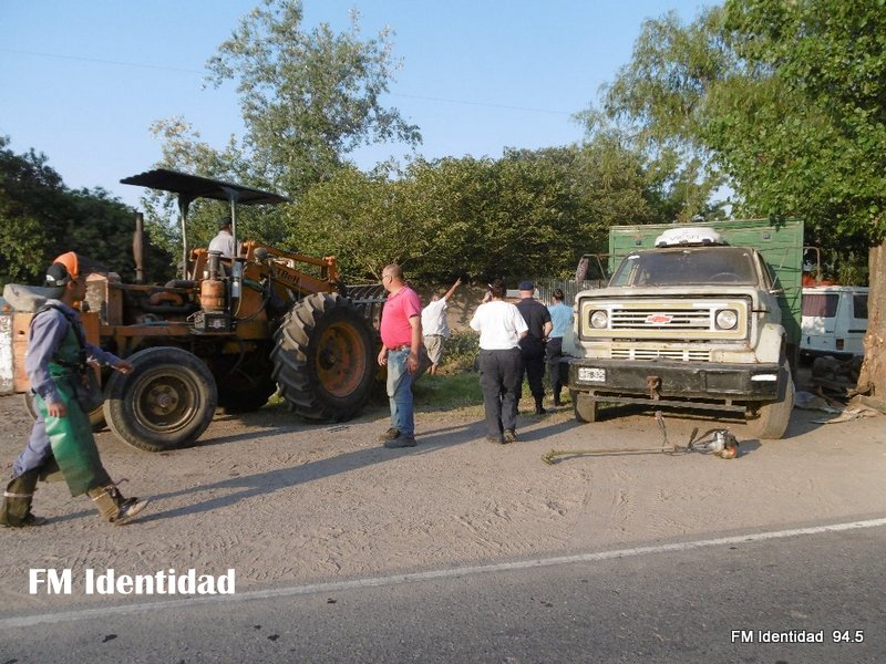 Desalojo de chatarra, vehículos y basura en campamento gitano