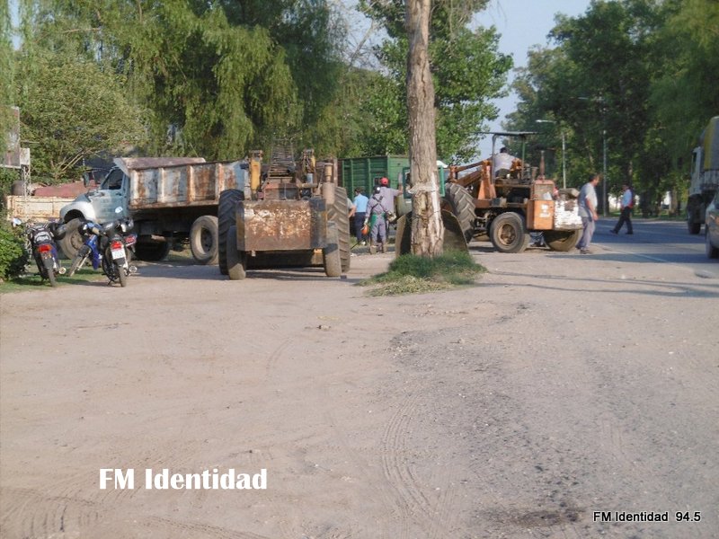 Desalojo de chatarra, vehículos y basura en campamento gitano