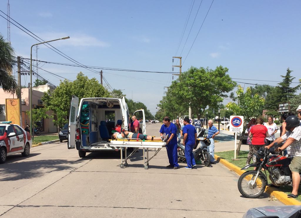 Choque moto-auto. En Las Varillas perdimos la cuenta de cuántos van