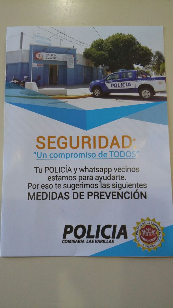 La Policía  está distribuyendo folletos sobre prevención de delitos