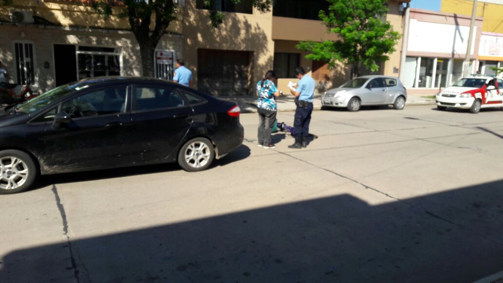 Accidente entre auto y bicicleta