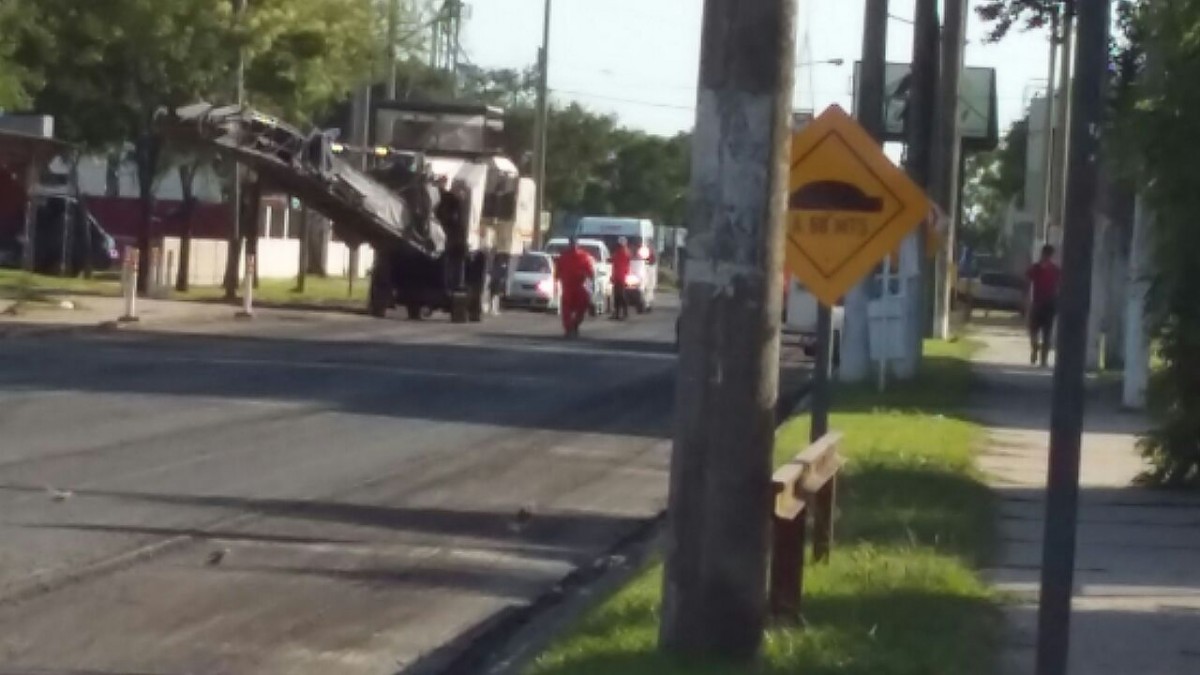 Repavimentan por completo la Ruta 158 en el tramo urbano.