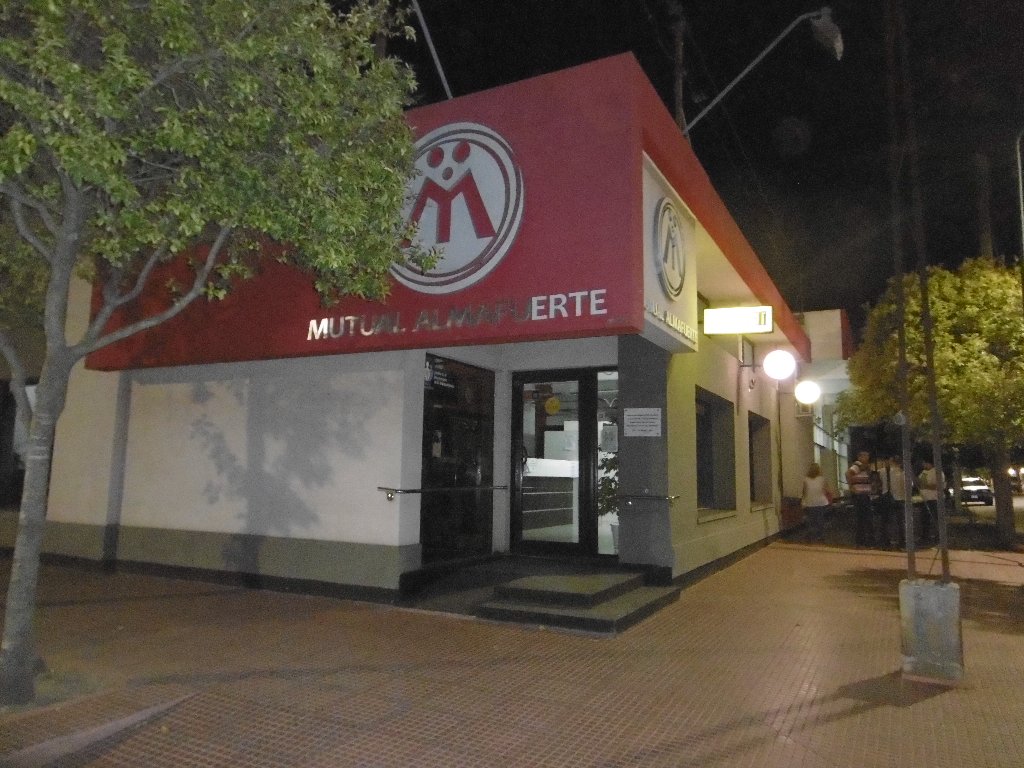 Urgente, Primicia: boqueteros robaron en la Mutual Almafuerte