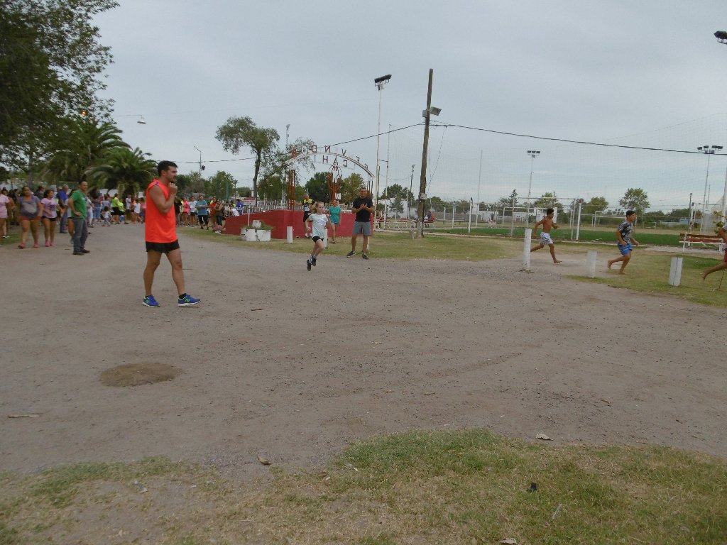 Noventa deportistas en el Triatlón Ciudad de Las Varillas-Imágenes