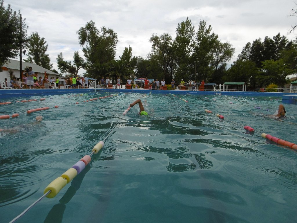 Noventa deportistas en el Triatlón Ciudad de Las Varillas-Imágenes