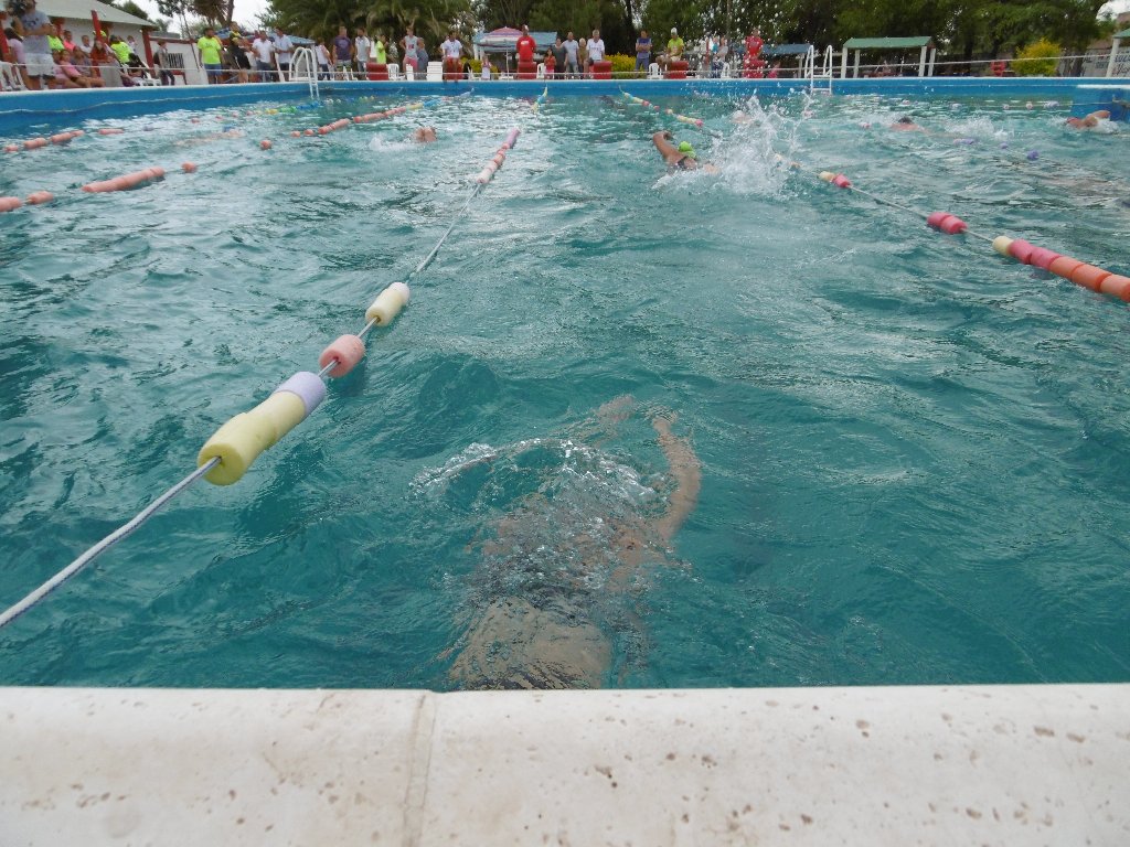 Noventa deportistas en el Triatlón Ciudad de Las Varillas-Imágenes