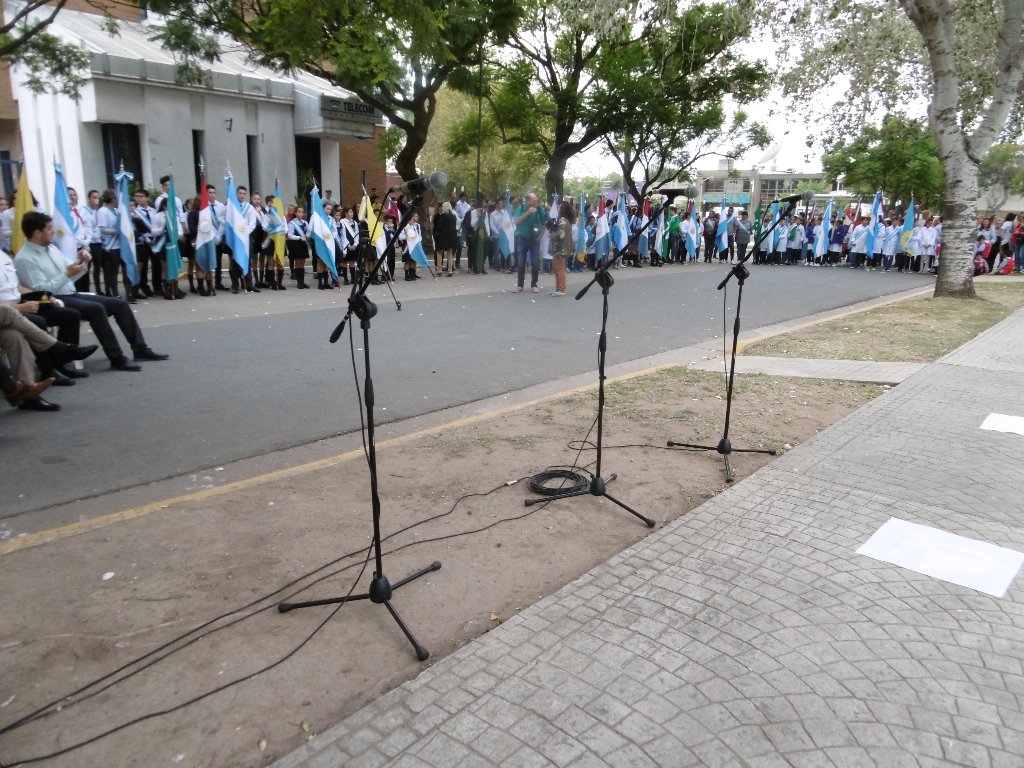 En Las Varillas, el “Nunca Más” se evocó en la plazoleta que recuerda los años trágicos de la Argentina