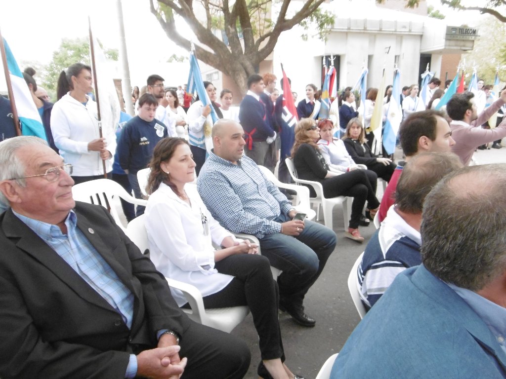 En Las Varillas, el “Nunca Más” se evocó en la plazoleta que recuerda los años trágicos de la Argentina