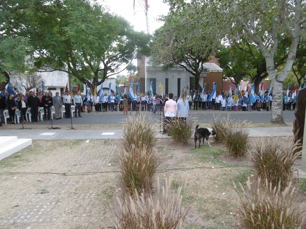 En Las Varillas, el “Nunca Más” se evocó en la plazoleta que recuerda los años trágicos de la Argentina