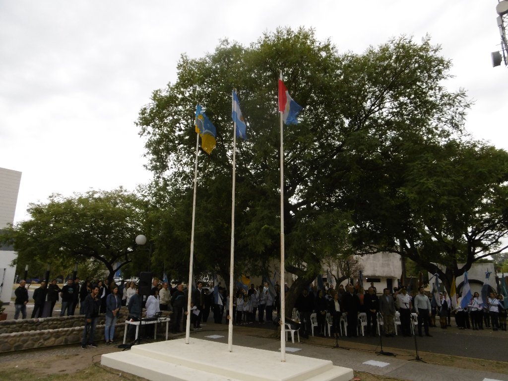 En Las Varillas, el “Nunca Más” se evocó en la plazoleta que recuerda los años trágicos de la Argentina