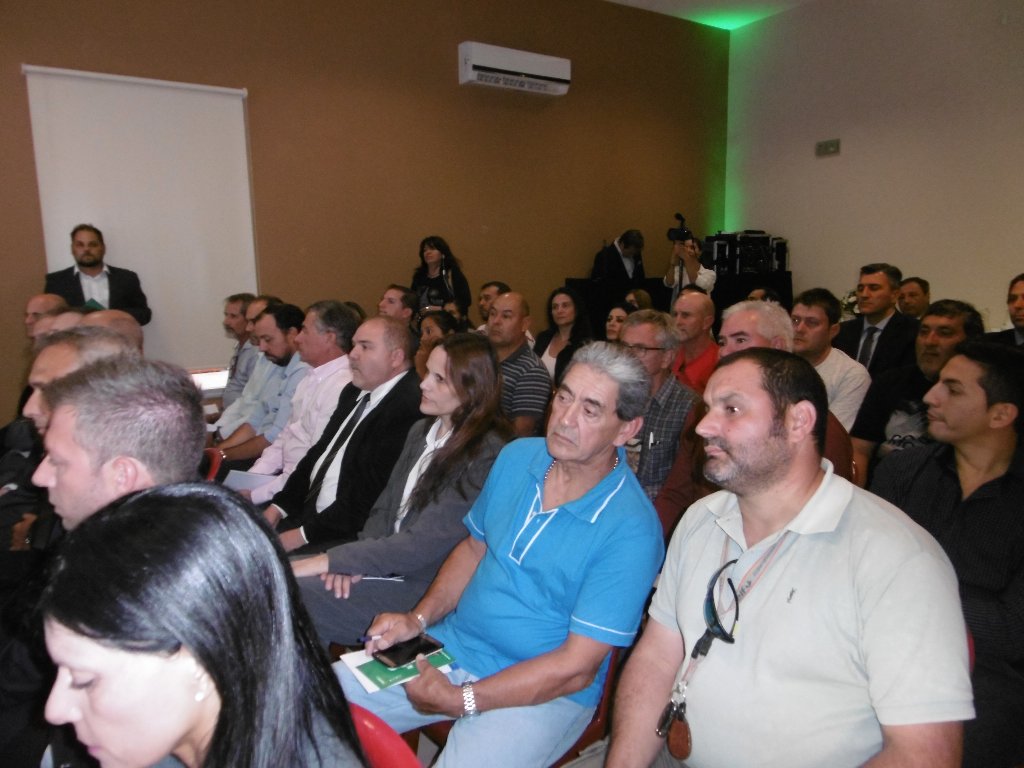 Presentaron en Las Varas línea de créditos para el gas natural