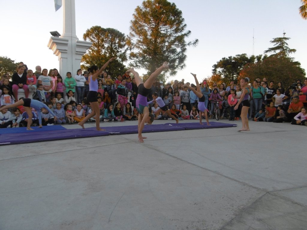 Exitosa edición de Mujeres al Frente en Plaza Independencia. Imágenes