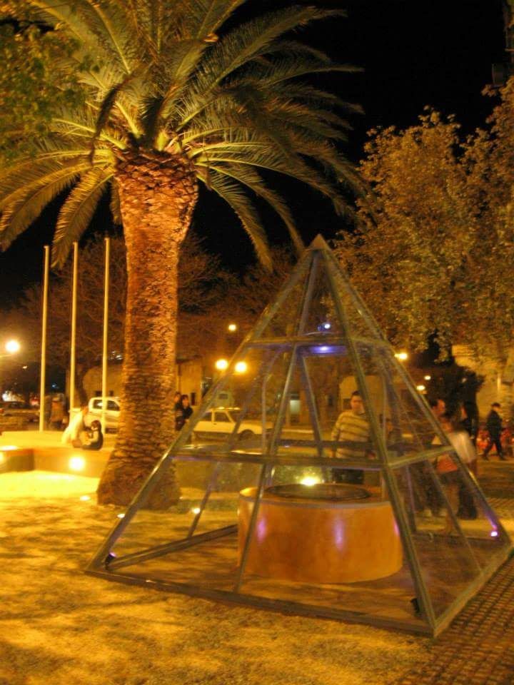 Historia de la Pirámide de la Plazoleta del Bicentenario – Entrevista con el ex intendente J. P. Rujinsky (Audio)