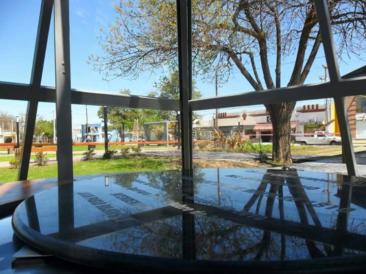 Historia de la Pirámide de la Plazoleta del Bicentenario – Entrevista con el ex intendente J. P. Rujinsky (Audio)