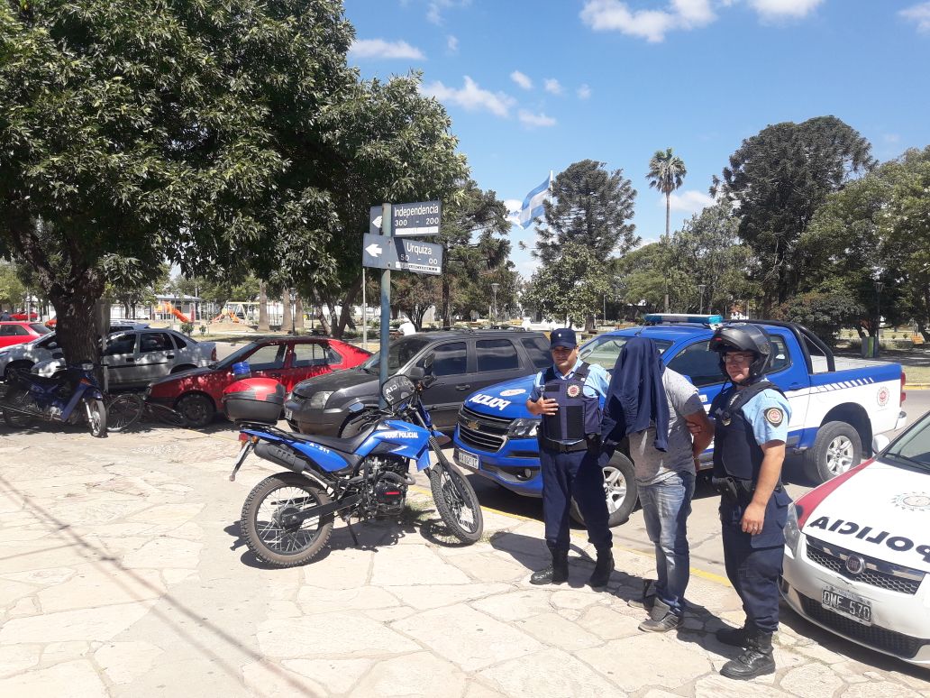Detuvieron a un sujeto que desvalijaba camiones de traslado de mercaderías