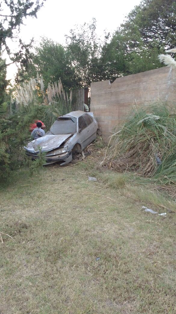 Se accidentó un vehículo cerca de Sacanta: cuatro heridos. Uno con severas lesiones