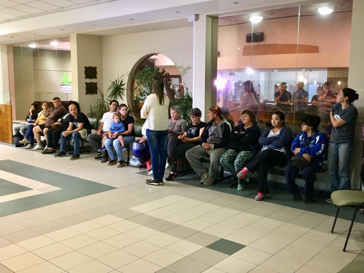 Positiva reunión entre vecinos y consejeros en la Cooperativa