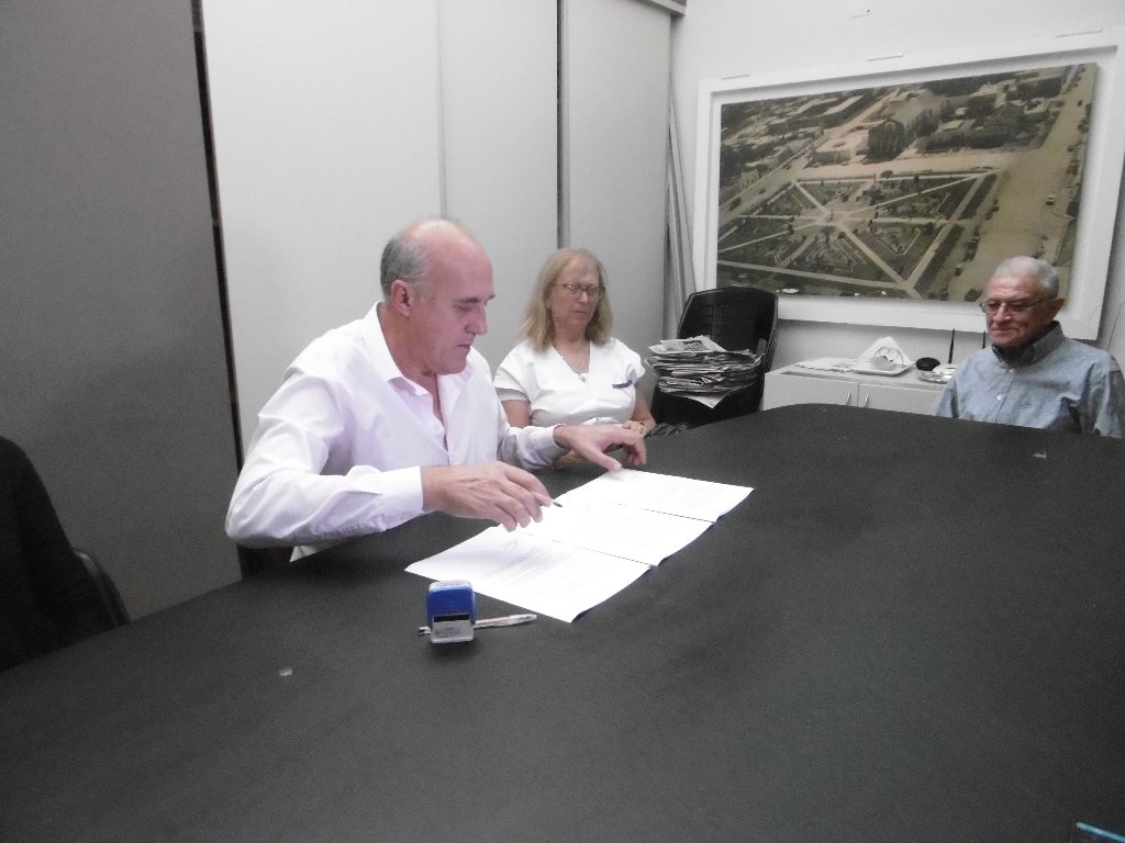 Firmaron convenio para la aplicación del programa “Cree en mí”