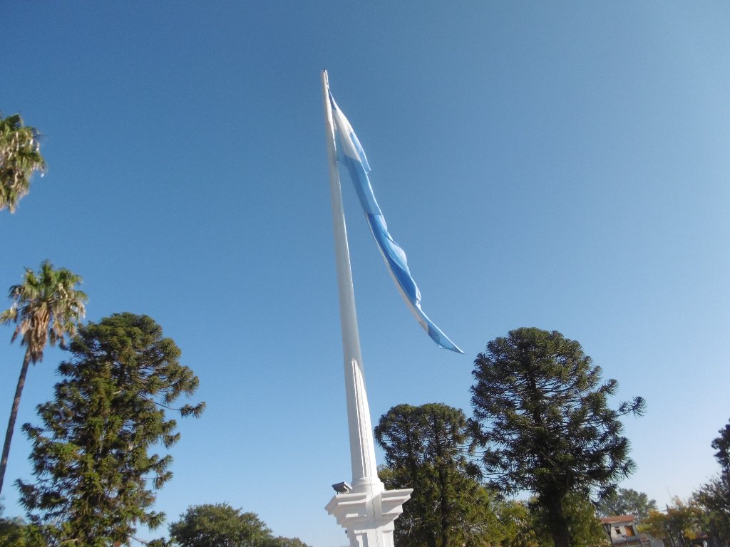 Guardianes de la Plaza Independencia