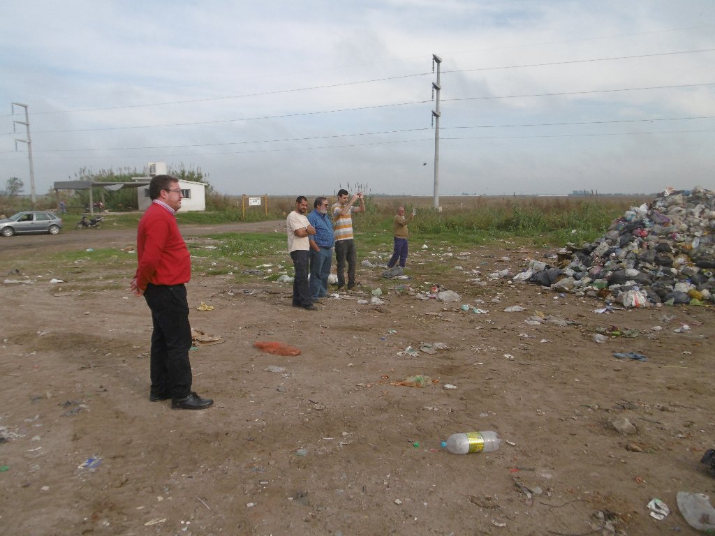 Técnicos del INTI inspeccionaron una máquina trituradora de residuos que posee la Municipalidad de Las Varillas