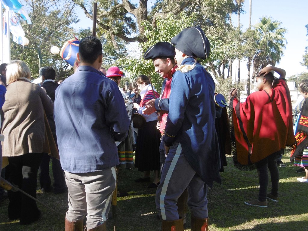Evocación de la Revolución de 1810 en Plaza 25 de Mayo