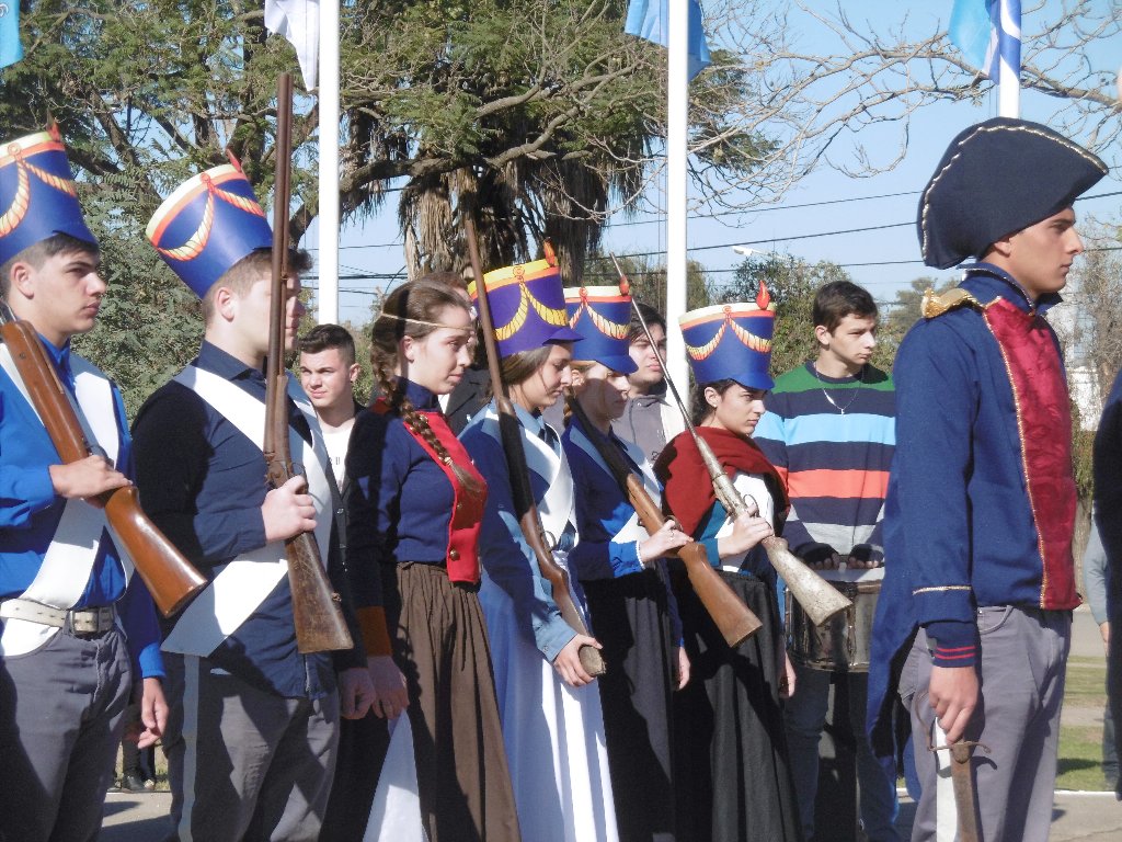 Evocación de la Revolución de 1810 en Plaza 25 de Mayo