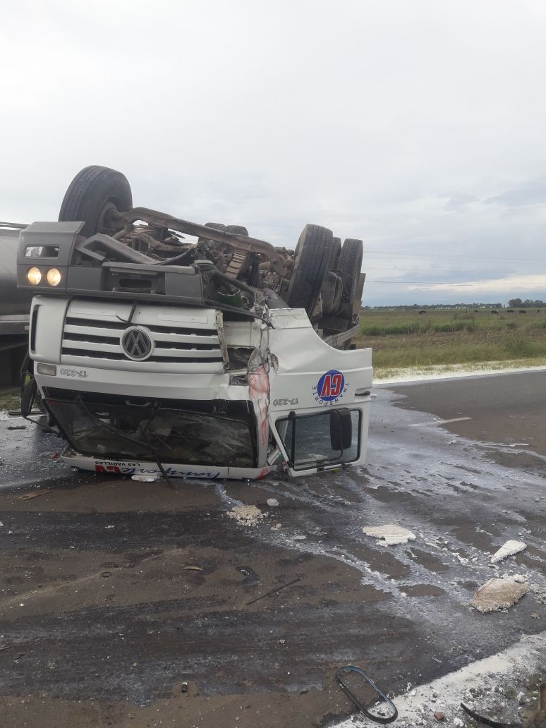 Espectacular accidente cerca de Bell Ville. Dos heridos leves