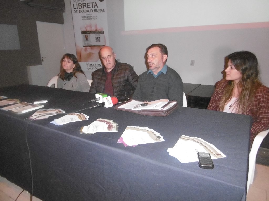 El RENATRE entregó elementos para una huerta orgánica en una escuela rural